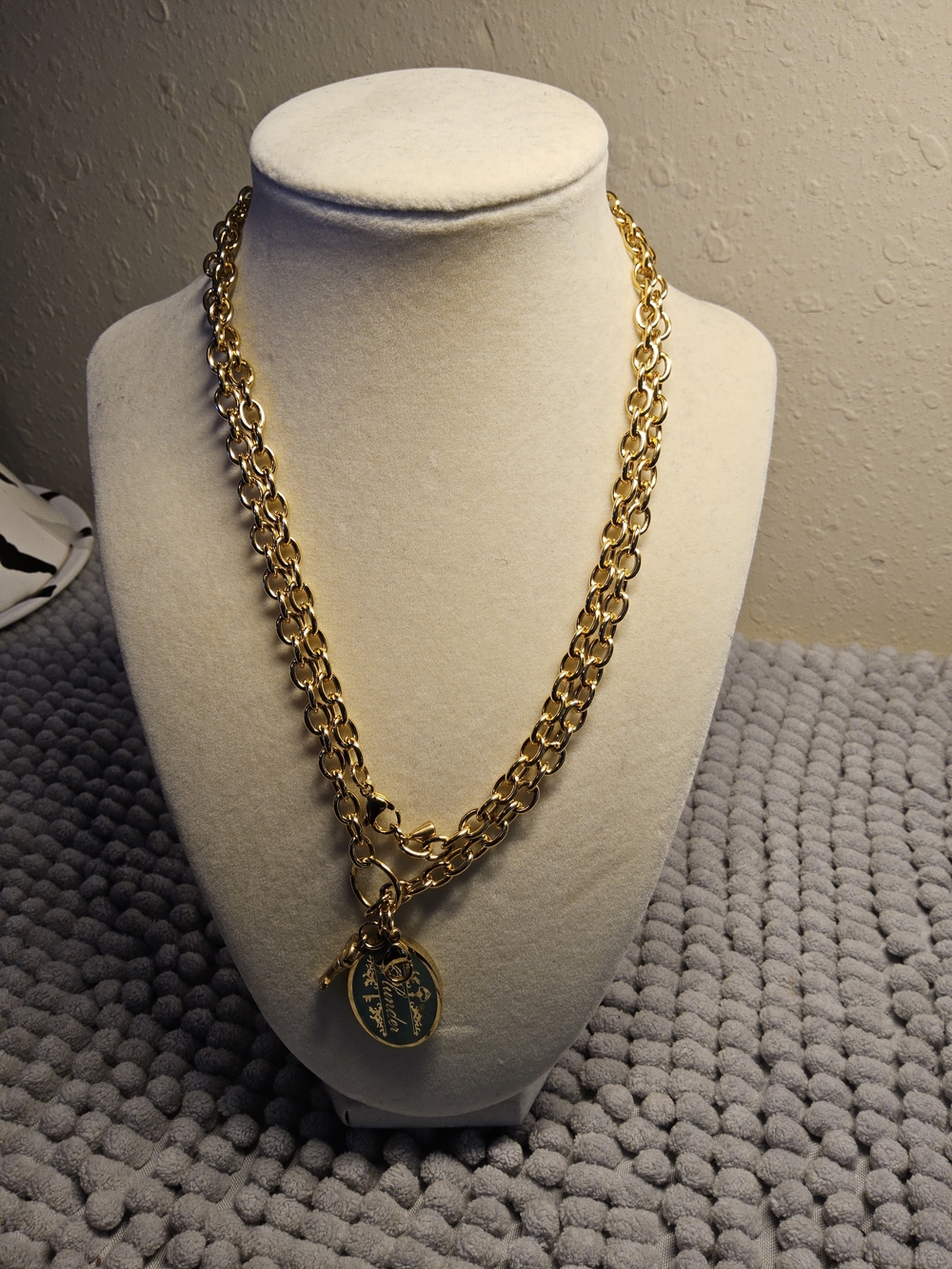 NWOT Plunder Jewelry Goldtone Chain Pendant Necklace